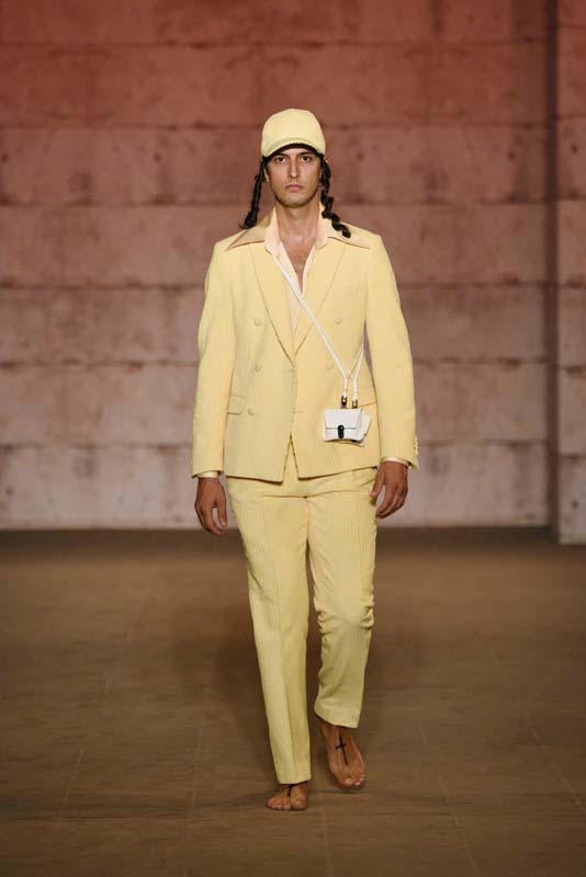 Emre Erdemoğlu A/W 21 Koleksiyonu: Beni Bağrına Bas