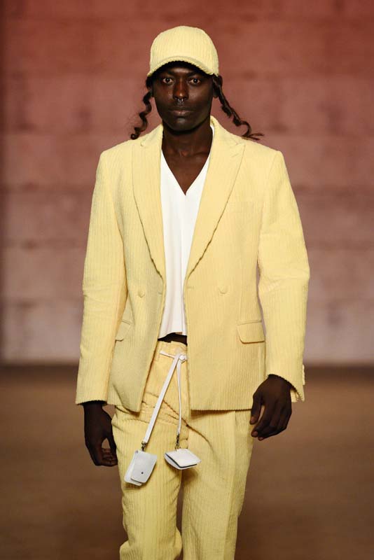 Emre Erdemoğlu A/W 21 Koleksiyonu: Beni Bağrına Bas