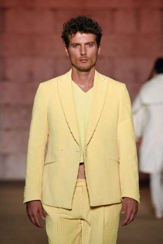 Emre Erdemoğlu A/W 21 Koleksiyonu: Beni Bağrına Bas