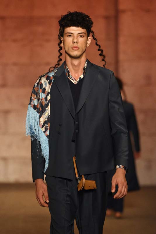 Emre Erdemoğlu A/W 21 Koleksiyonu: Beni Bağrına Bas