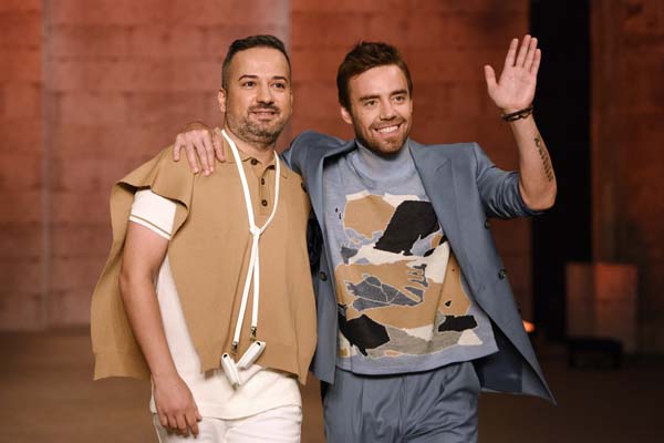 Emre Erdemoğlu A/W 21 Koleksiyonu: Beni Bağrına Bas