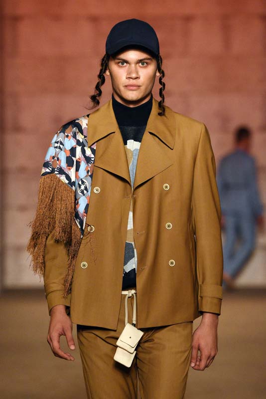 Emre Erdemoğlu A/W 21 Koleksiyonu: Beni Bağrına Bas