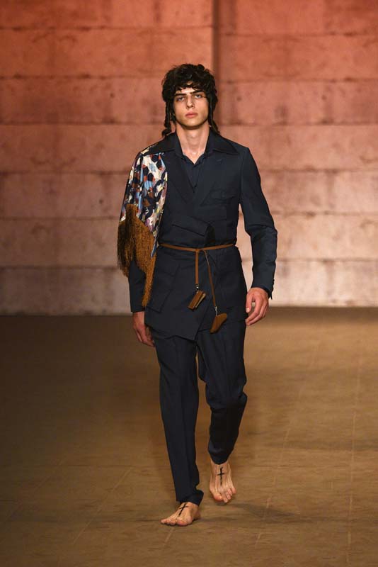 Emre Erdemoğlu A/W 21 Koleksiyonu: Beni Bağrına Bas