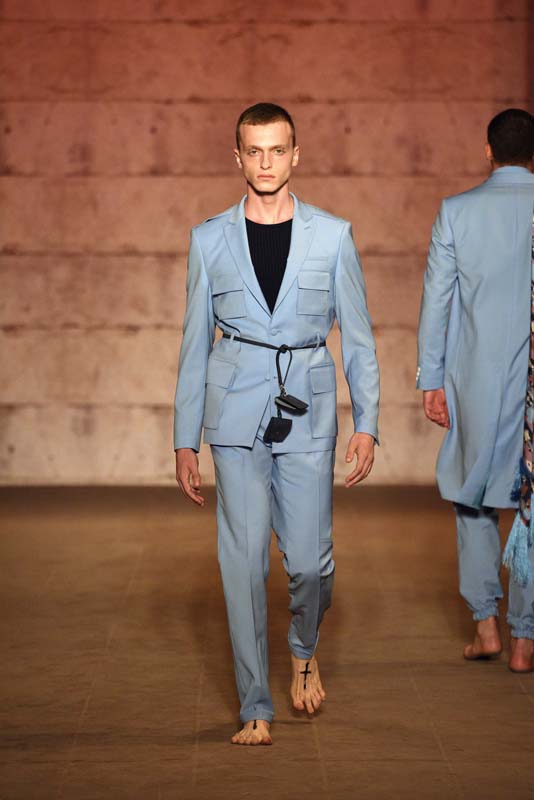 Emre Erdemoğlu A/W 21 Koleksiyonu: Beni Bağrına Bas