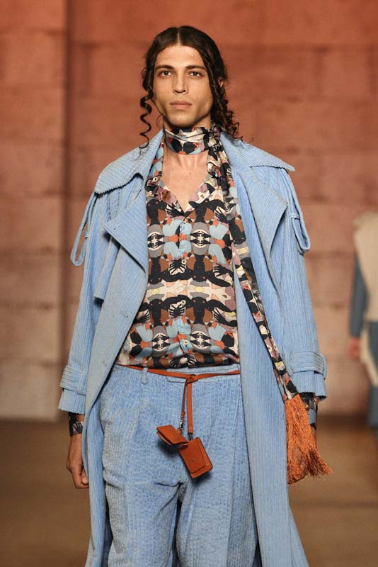 Emre Erdemoğlu A/W 21 Koleksiyonu: Beni Bağrına Bas