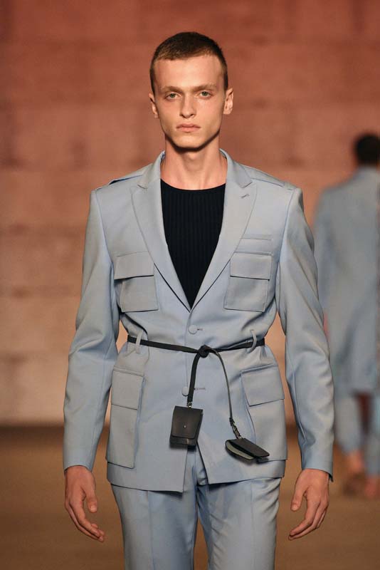 Emre Erdemoğlu A/W 21 Koleksiyonu: Beni Bağrına Bas