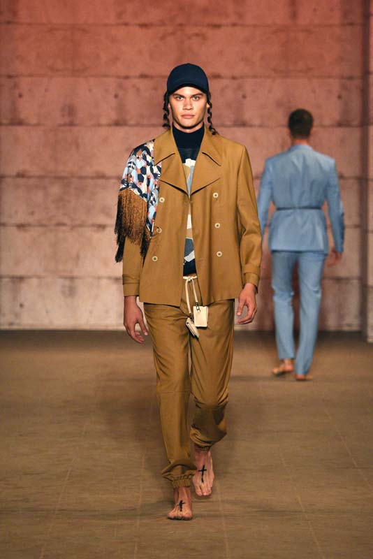 Emre Erdemoğlu A/W 21 Koleksiyonu: Beni Bağrına Bas