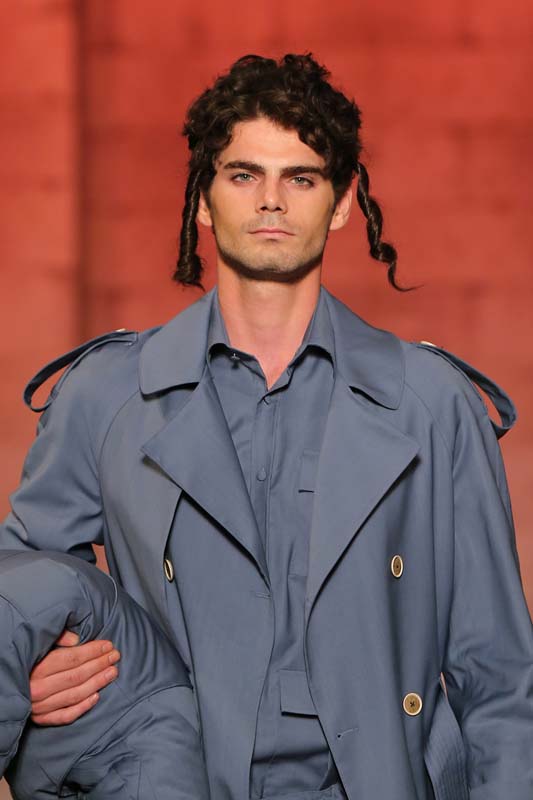 Emre Erdemoğlu A/W 21 Koleksiyonu: Beni Bağrına Bas