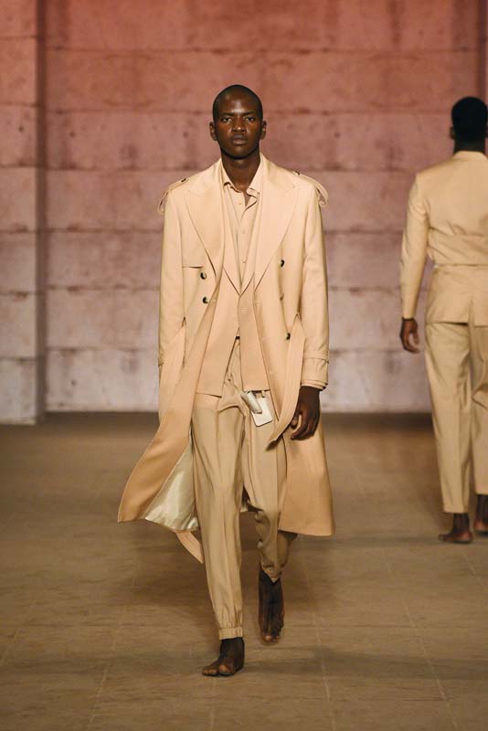 Emre Erdemoğlu A/W 21 Koleksiyonu: Beni Bağrına Bas