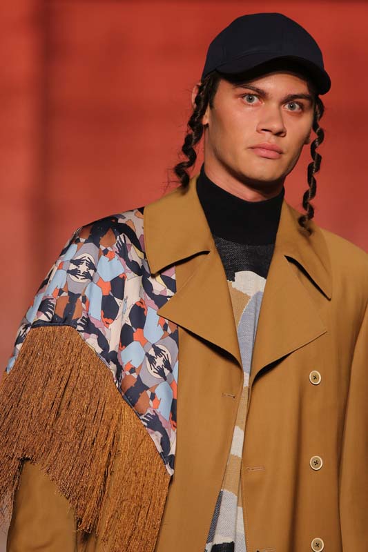 Emre Erdemoğlu A/W 21 Koleksiyonu: Beni Bağrına Bas