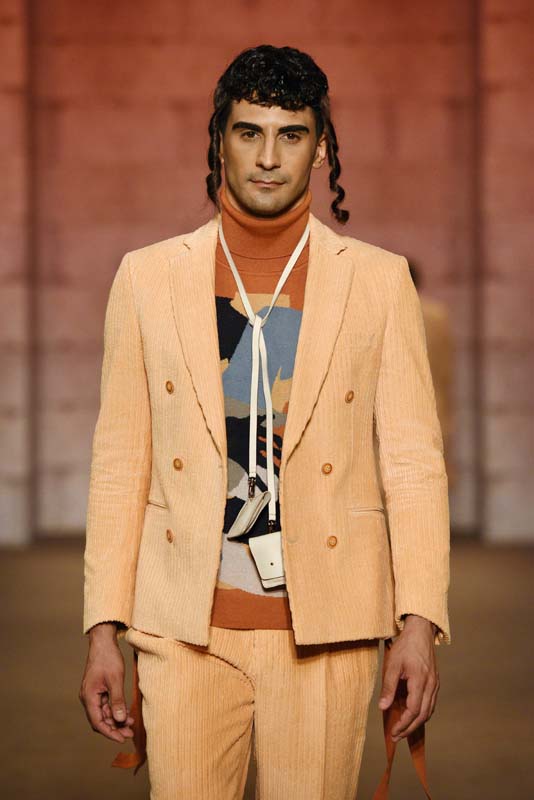 Emre Erdemoğlu A/W 21 Koleksiyonu: Beni Bağrına Bas