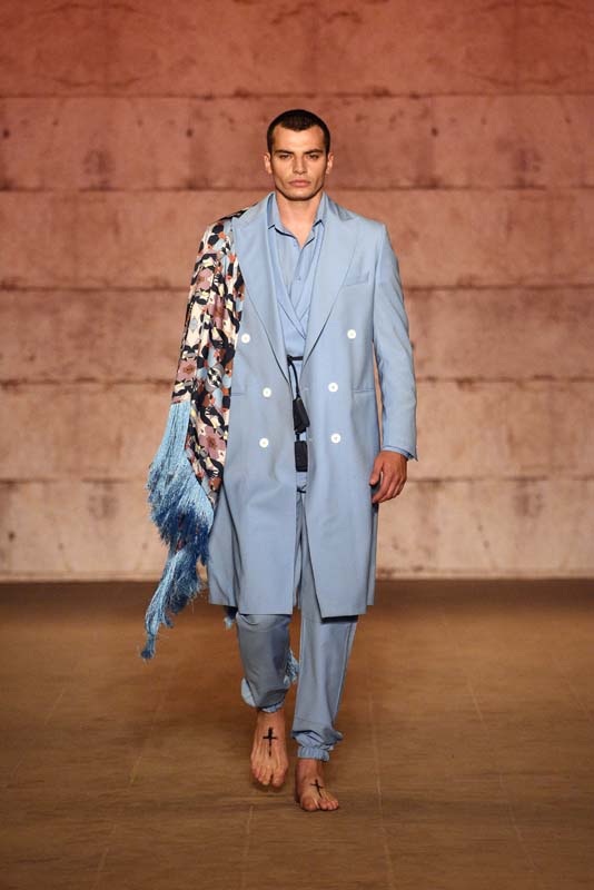 Emre Erdemoğlu A/W 21 Koleksiyonu: Beni Bağrına Bas