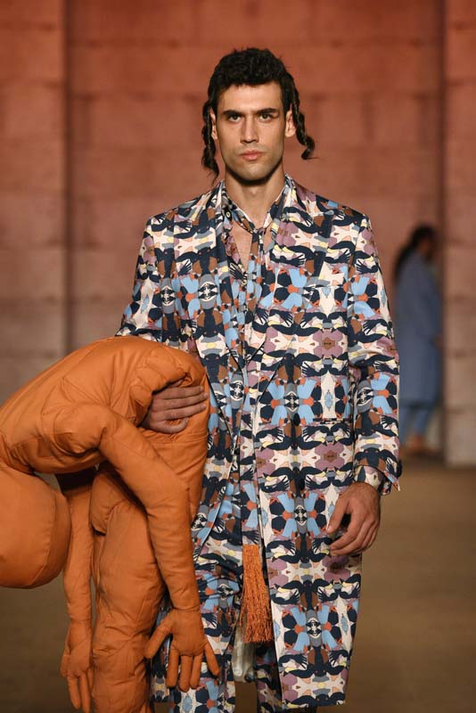 Emre Erdemoğlu A/W 21 Koleksiyonu: Beni Bağrına Bas