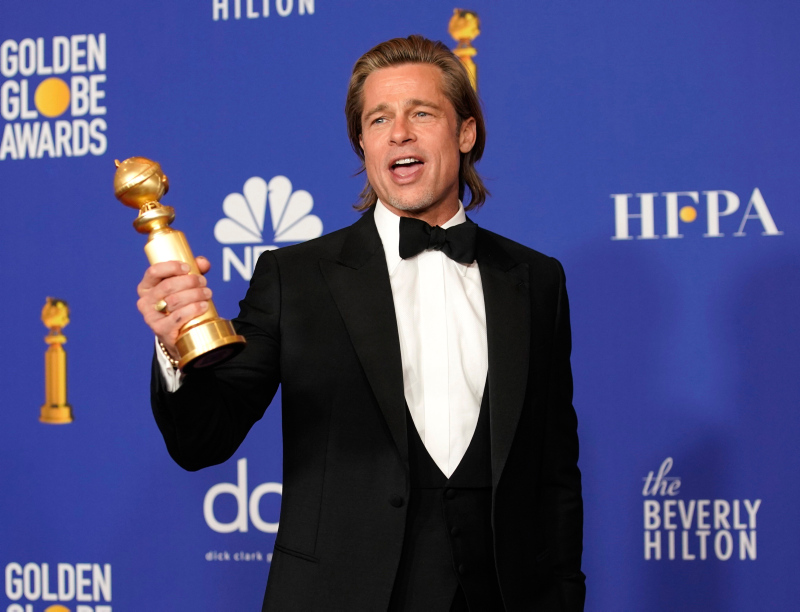 Brad Pitt ihtiyaç sahiplerine yiyecek dağıttı