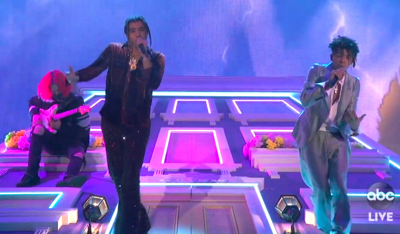 Amerikan Müzik Ödüllerine damga vurdular