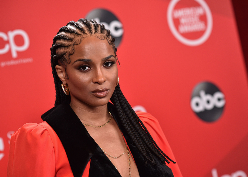 2020 Amerikan Müzik Ödülleri kırmızı halı