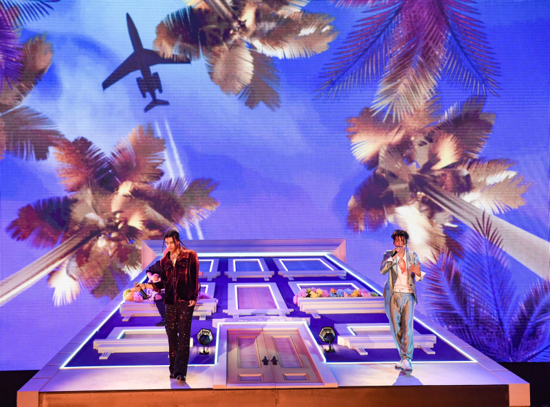 Amerikan Müzik Ödüllerine damga vurdular