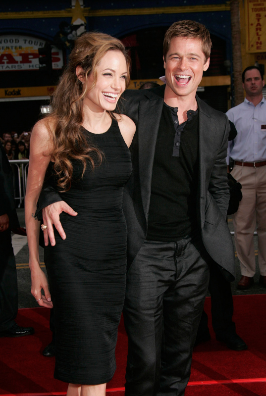 Angelina Jolie: Brad Pitt bana şiddet uyguladı