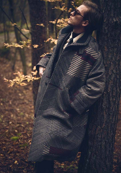 Ormanda Doğaya Dönen Beyefendi Tipi