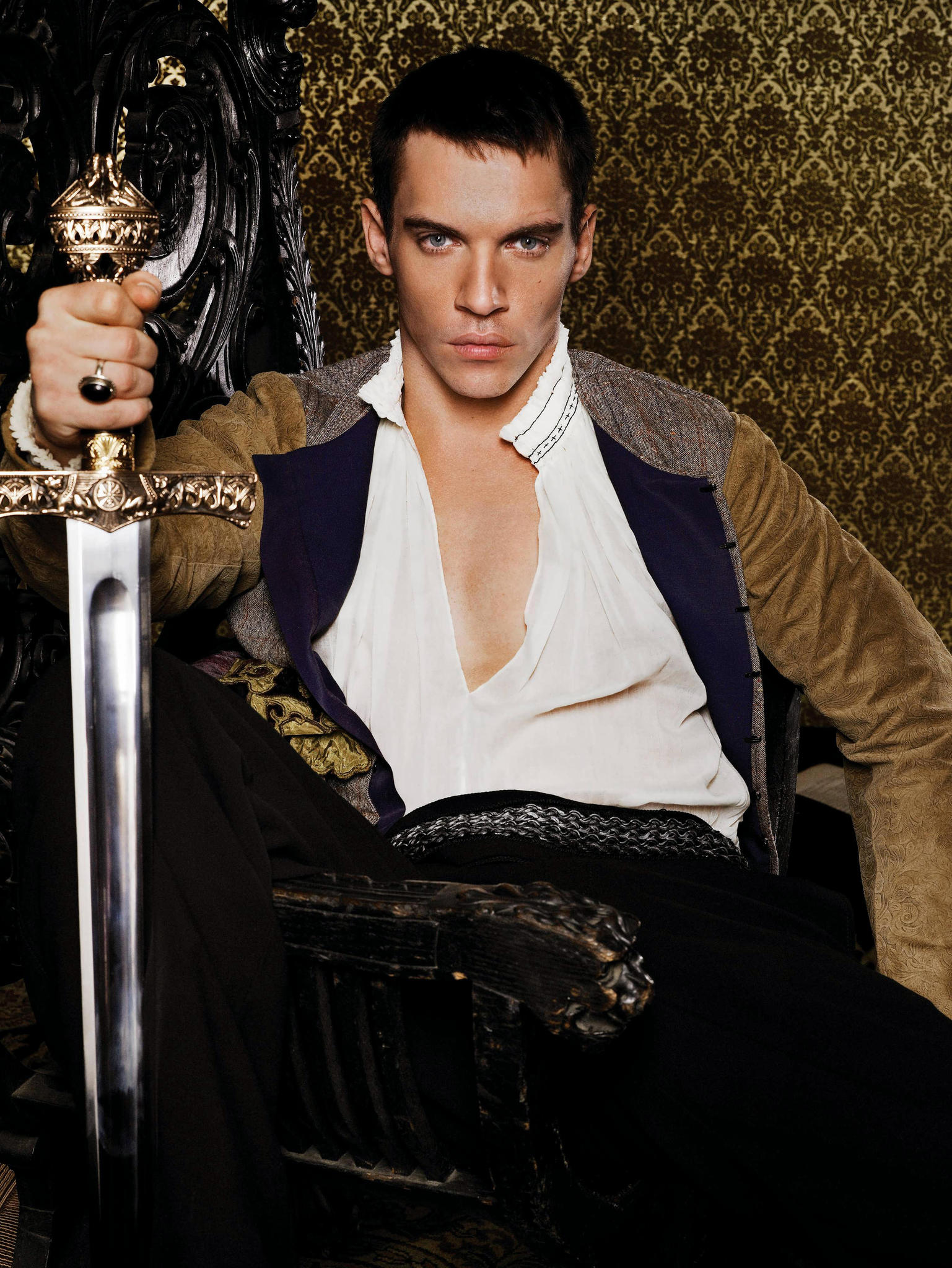 Jonathan Rhys Meyers ve Luke Kleintank'ı bir araya getiren gerilim!