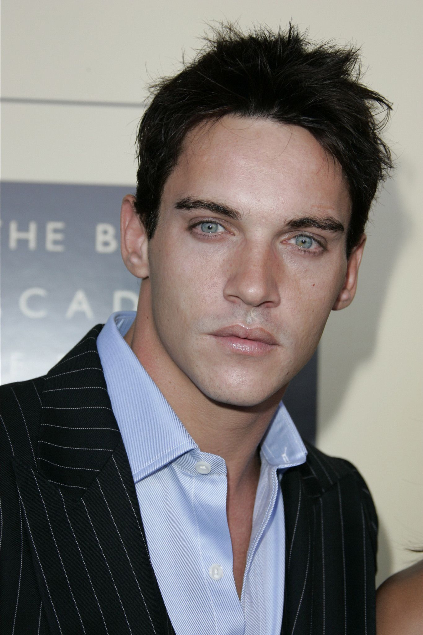 Jonathan Rhys Meyers ve Luke Kleintank'ı bir araya getiren gerilim!