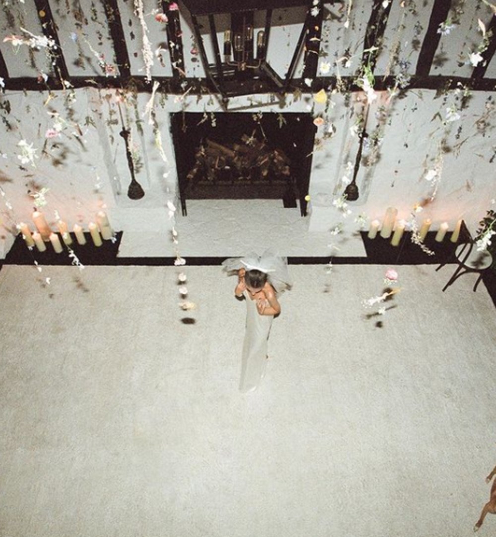 Ariana Grande düğününden fotoğrafları paylaştı