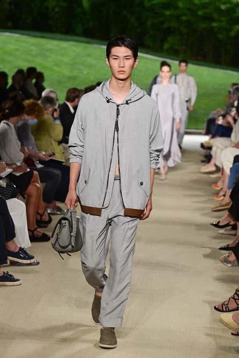Giorgio Armani İlkbahar/Yaz 2022 Erkek Koleksiyonu Tanıtıldı