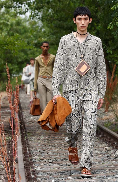 Göçebe: Etro İlkbahar-Yaz 2022 Erkek Koleksiyonu
