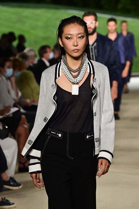 Giorgio Armani İlkbahar/Yaz 2022 Erkek Koleksiyonu Tanıtıldı