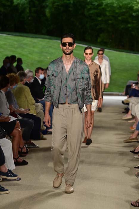 Giorgio Armani İlkbahar/Yaz 2022 Erkek Koleksiyonu Tanıtıldı