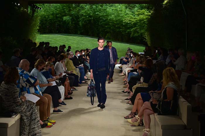 Giorgio Armani İlkbahar/Yaz 2022 Erkek Koleksiyonu Tanıtıldı