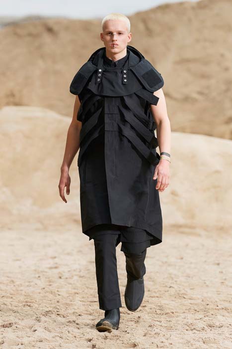 Evrensel Pasaport: Burberry İlkbahar/Yaz 2022 Erkek Koleksiyonu