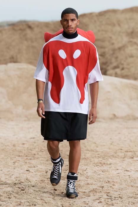 Evrensel Pasaport: Burberry İlkbahar/Yaz 2022 Erkek Koleksiyonu