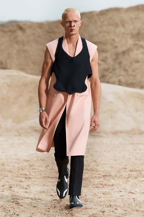 Evrensel Pasaport: Burberry İlkbahar/Yaz 2022 Erkek Koleksiyonu