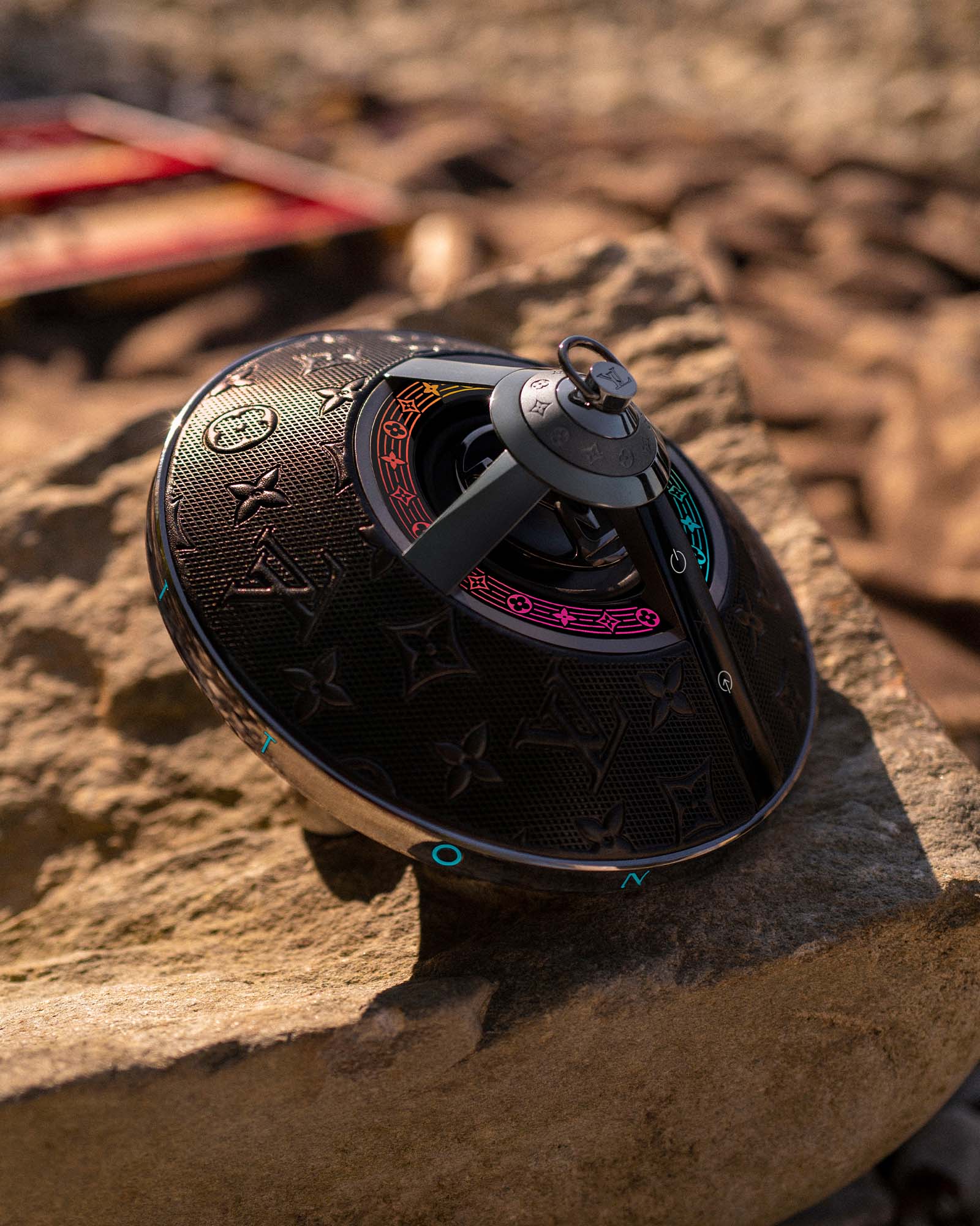 Louis Vuitton Horizon Light Up Speaker: Sınır Ötesi