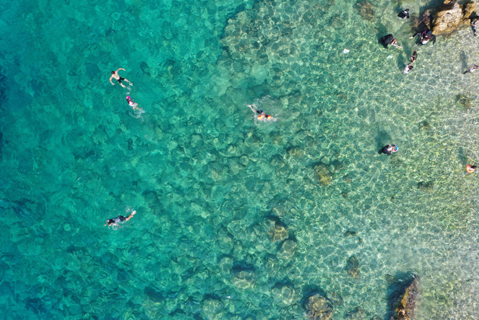 Akdeniz'de korsanların saklandığı koya turist akını