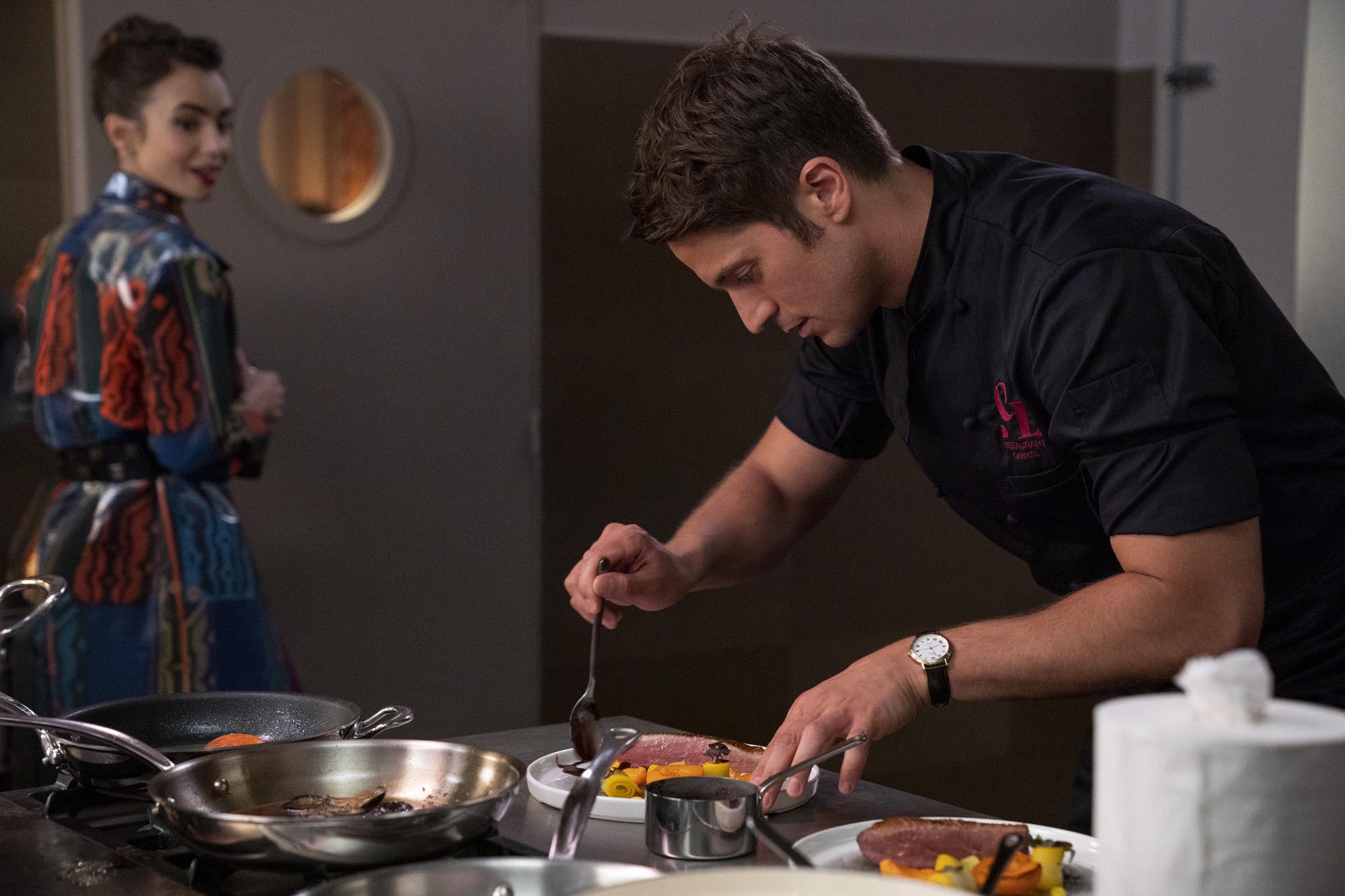 Emily in Paris'in 2. Sezonundan Yeni Kareler Yayınlandı