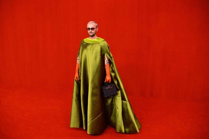 'Simpsonlar' Balenciaga ile Paris Moda Haftası'nda Buluştu