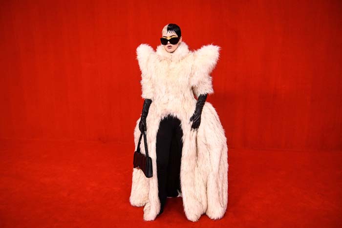 'Simpsonlar' Balenciaga ile Paris Moda Haftası'nda Buluştu