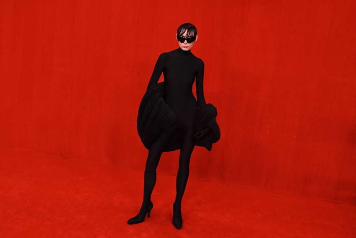 'Simpsonlar' Balenciaga ile Paris Moda Haftası'nda Buluştu