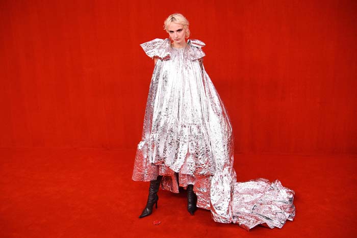 'Simpsonlar' Balenciaga ile Paris Moda Haftası'nda Buluştu