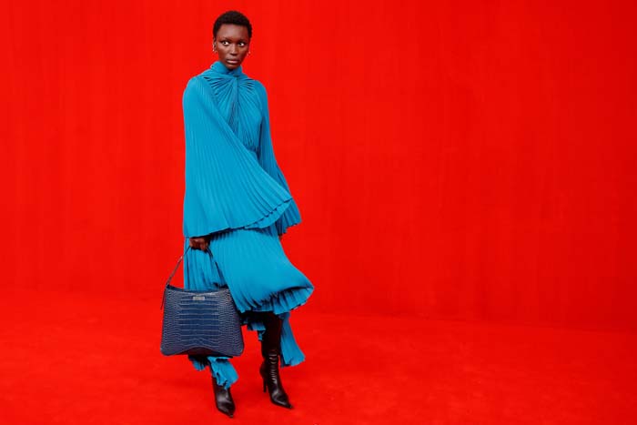 'Simpsonlar' Balenciaga ile Paris Moda Haftası'nda Buluştu