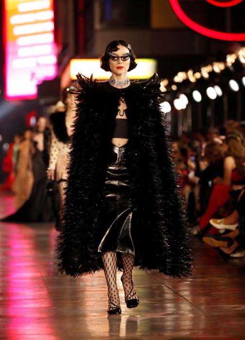 Gucci'nin Yıldızlarla Dolu Defilesi Hollywood'da Parladı