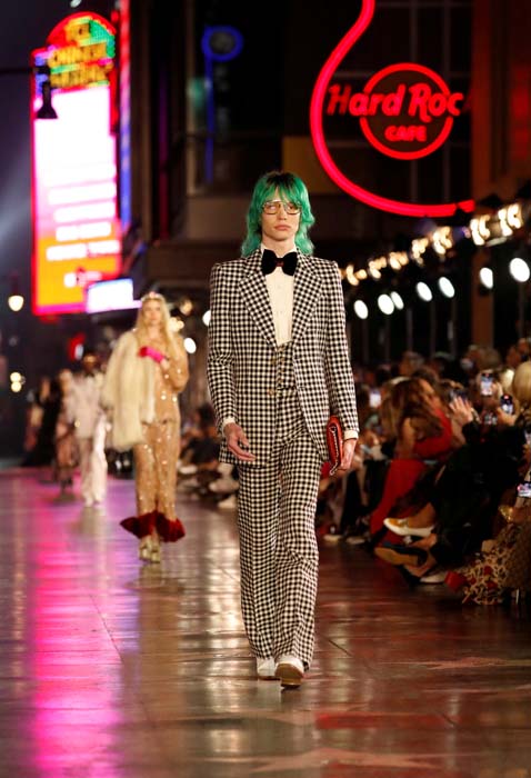 Gucci'nin Yıldızlarla Dolu Defilesi Hollywood'da Parladı