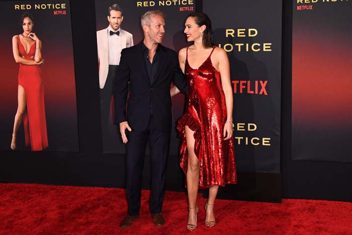 Red Notice Filminin Prömiyeri Yapıldı