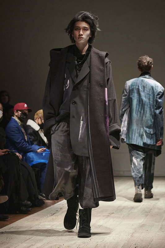 Gotik Esintiler: Yohji Yamamoto Sonbahar Kış 22 Koleksiyonu