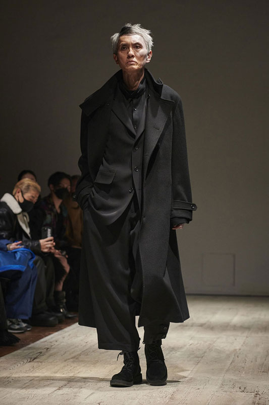 Gotik Esintiler: Yohji Yamamoto Sonbahar Kış 22 Koleksiyonu