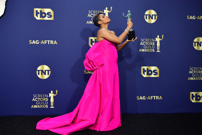 2022 Screen Actors Guild Awards Sahiplerini Buldu