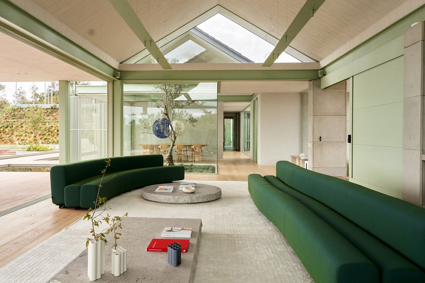 J Balvin'in Minimalist Villası