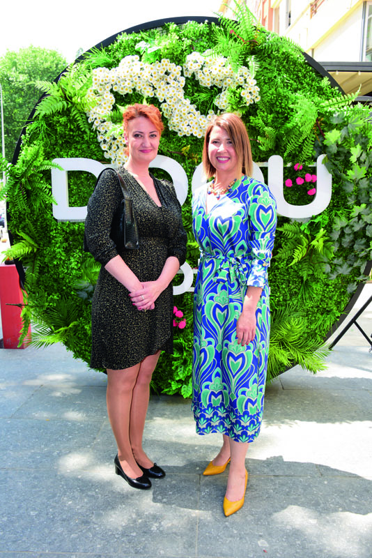 Özel koleksiyon için ünlü isimler ressam oldu